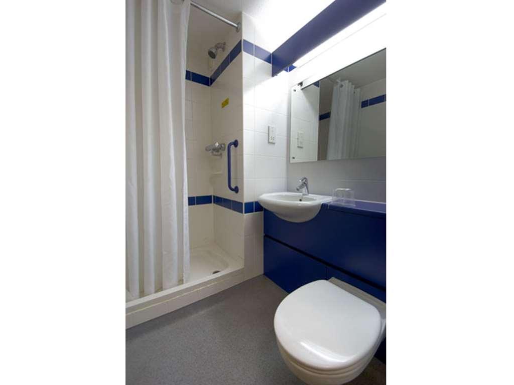 Travelodge Milton Keynes Old Stratford Szoba fotó