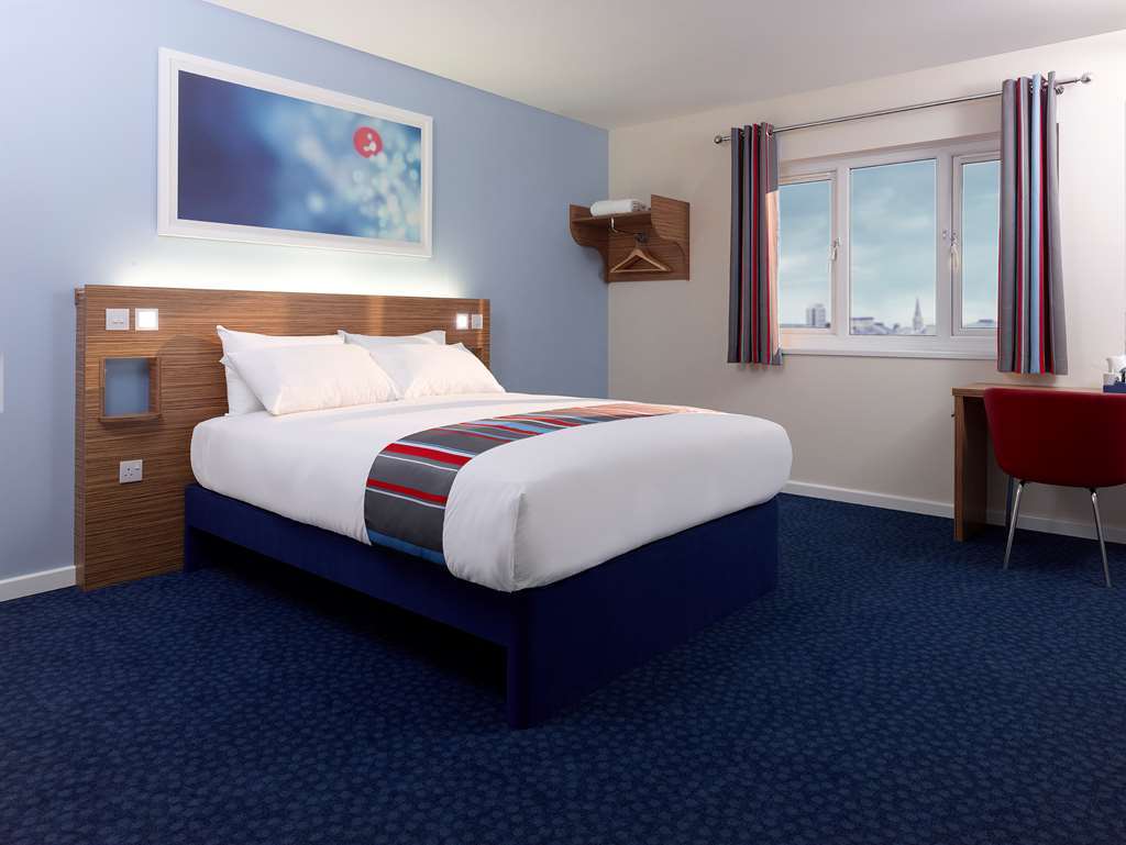 Travelodge Milton Keynes Old Stratford Szoba fotó