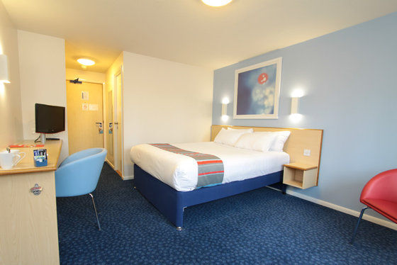 Travelodge Milton Keynes Old Stratford Szoba fotó