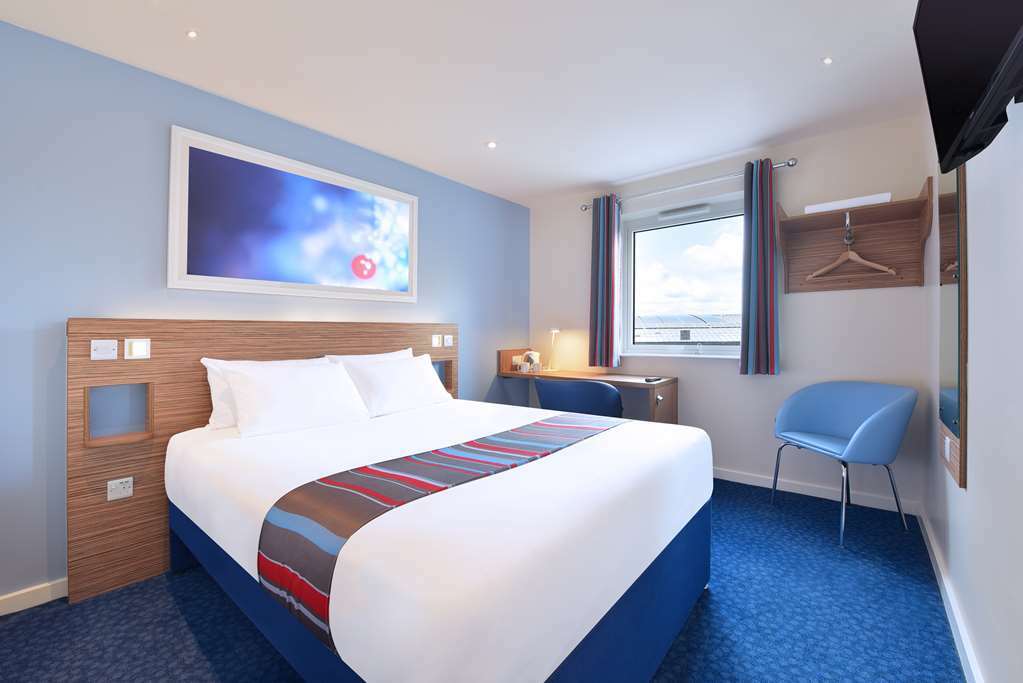Travelodge Milton Keynes Old Stratford Szoba fotó